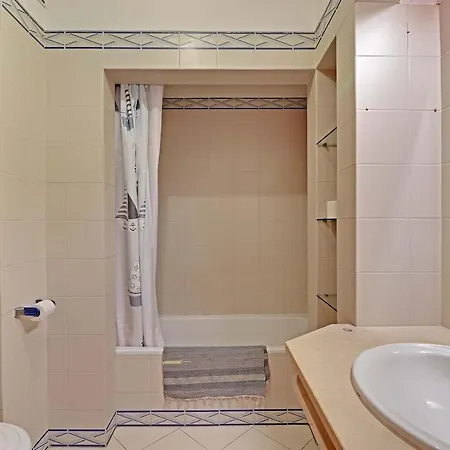 Apartment, Pool And Sea View 아파트