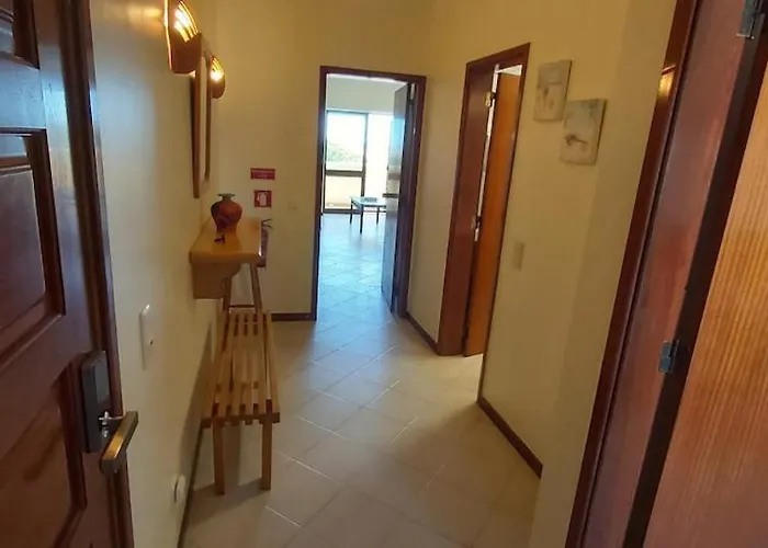 Apartment, Pool And Sea View 아파트 알부페이라