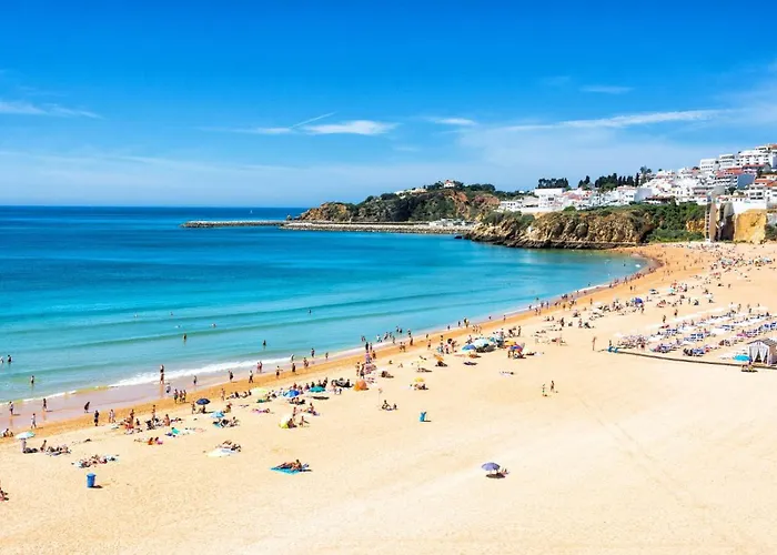 Apartment, Pool And Sea View 아파트 알부페이라